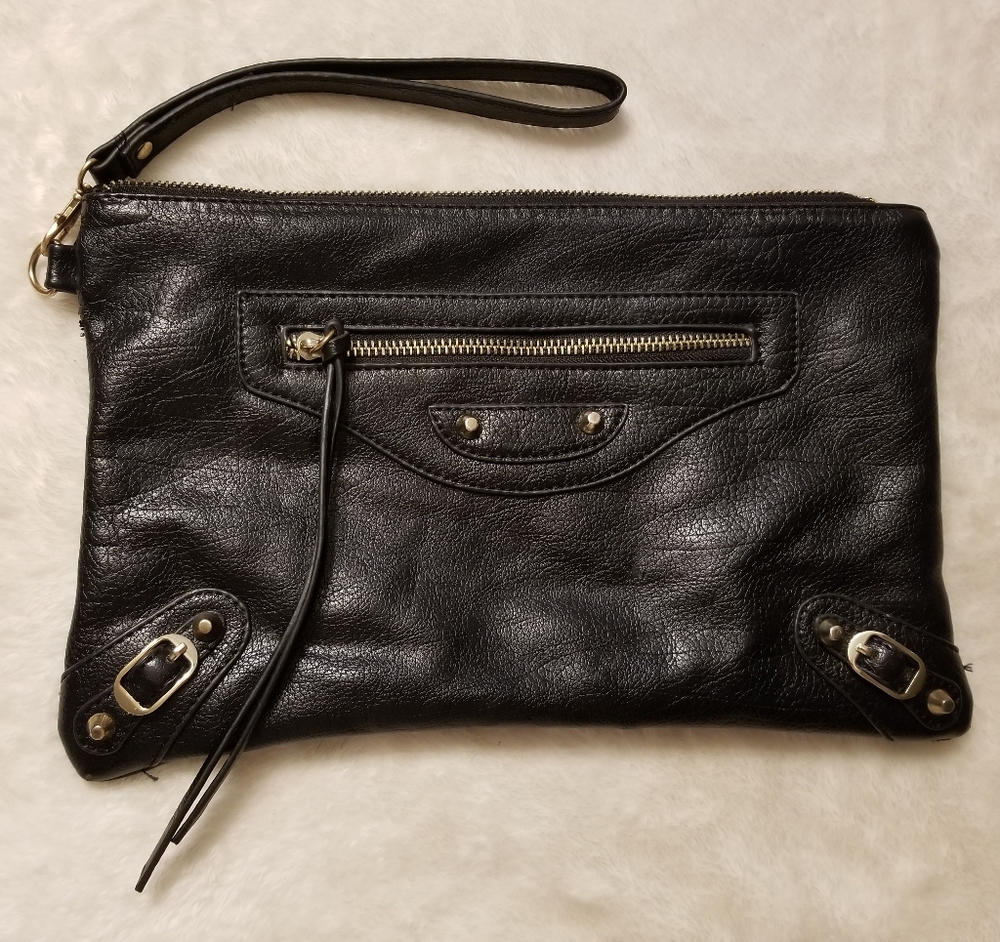 Handbag/ clutch with gold chain.